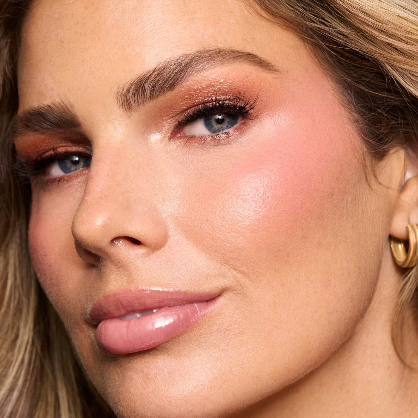 Pre Venta: Lawless | The Dreamy Daisy Lip-Plumping Gloss and Cream Blush Set