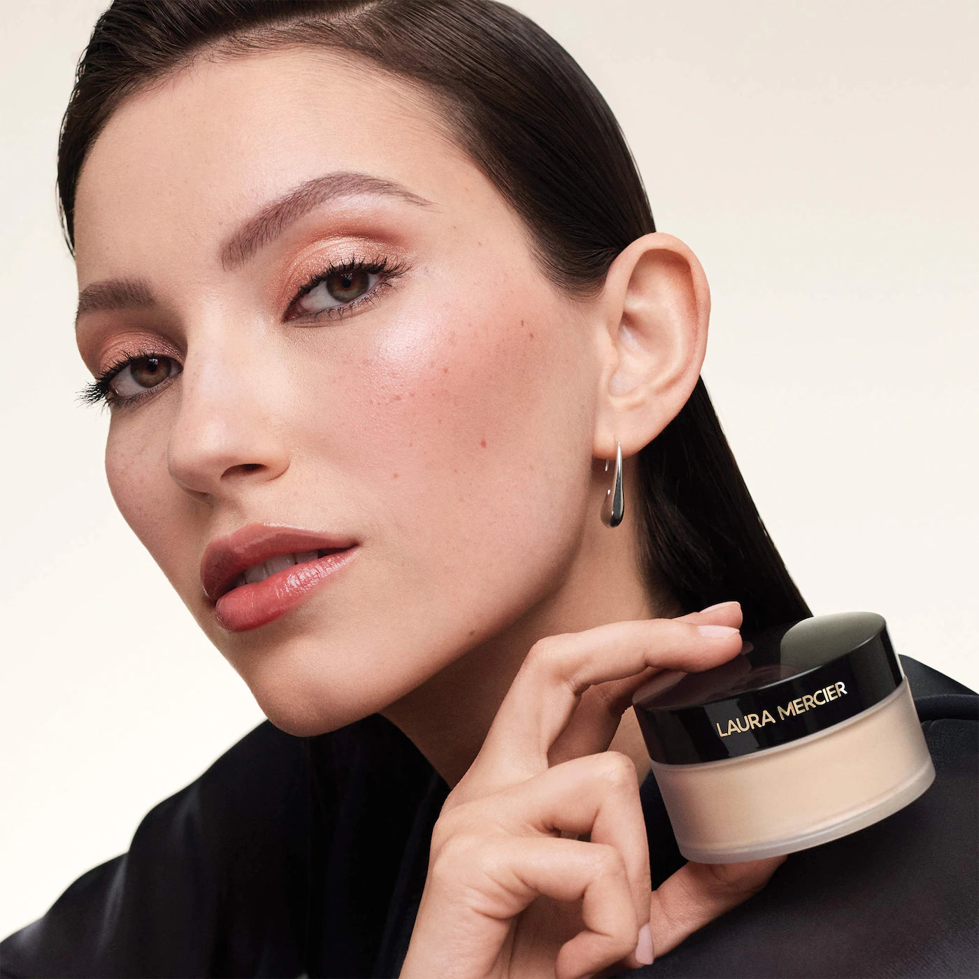 Pre Venta: Laura Mercier | Indulgent Icons Translucent Loose Powder & Velour Puff Duo Gift Set