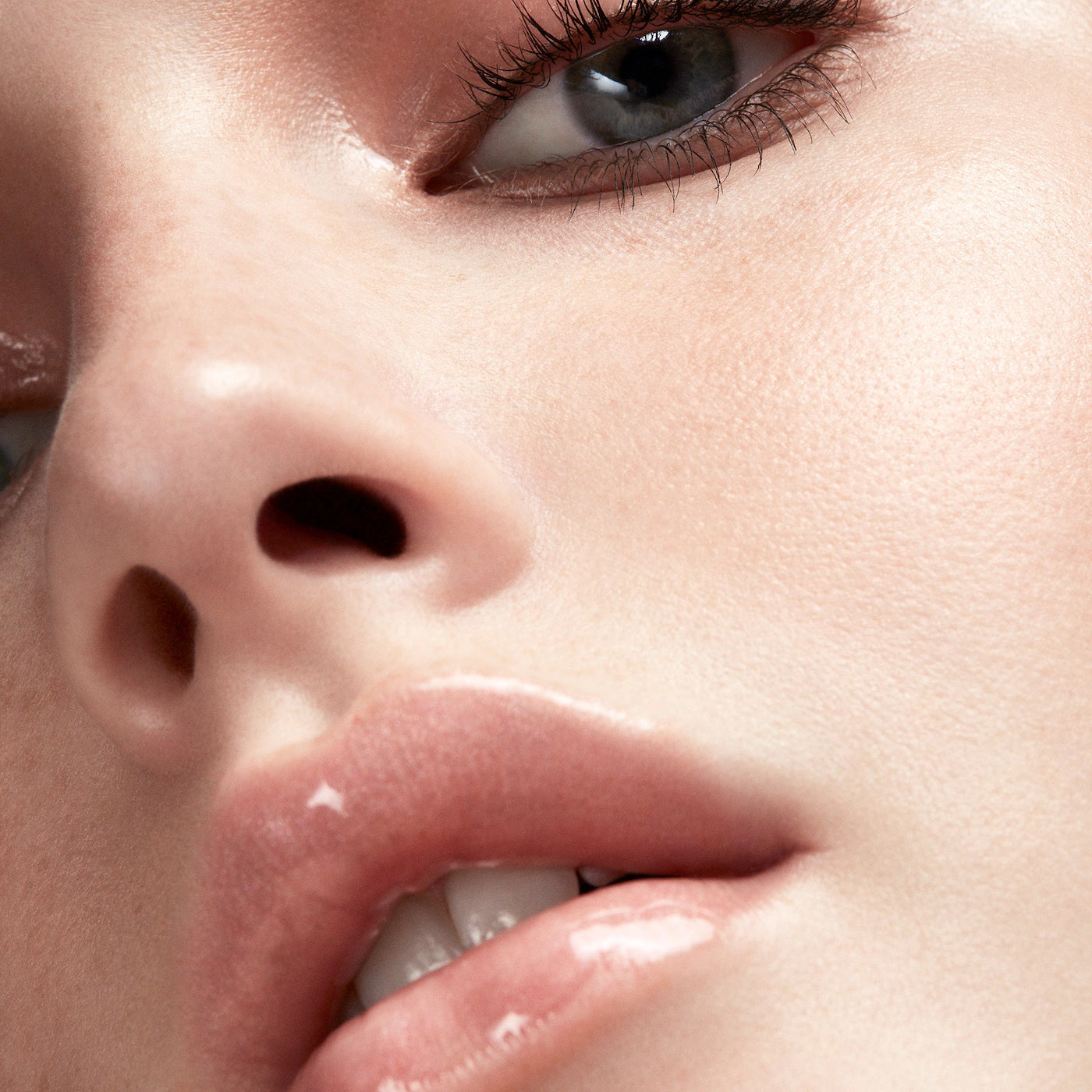 Pre Venta: Fenty Beauty by Rihanna | Gloss Bomb Universal Lip Luminizer