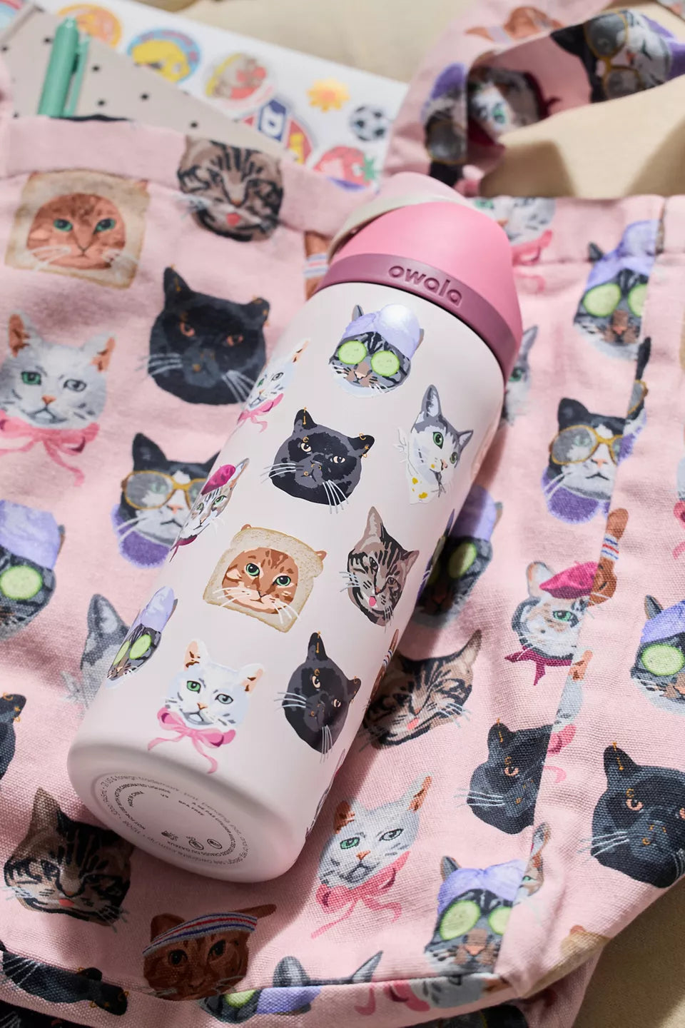 Pre Venta: Owala UO Exclusive Cat Collage FreeSip 32 oz Water Bottle